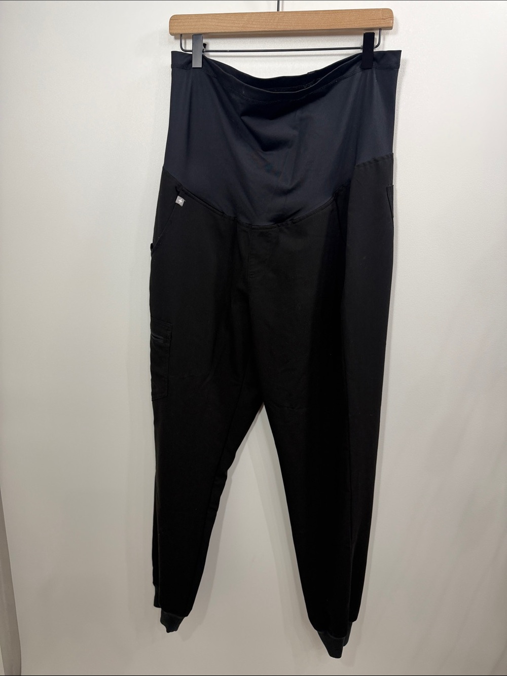 Figs black maternity scrub jogger pants size medium